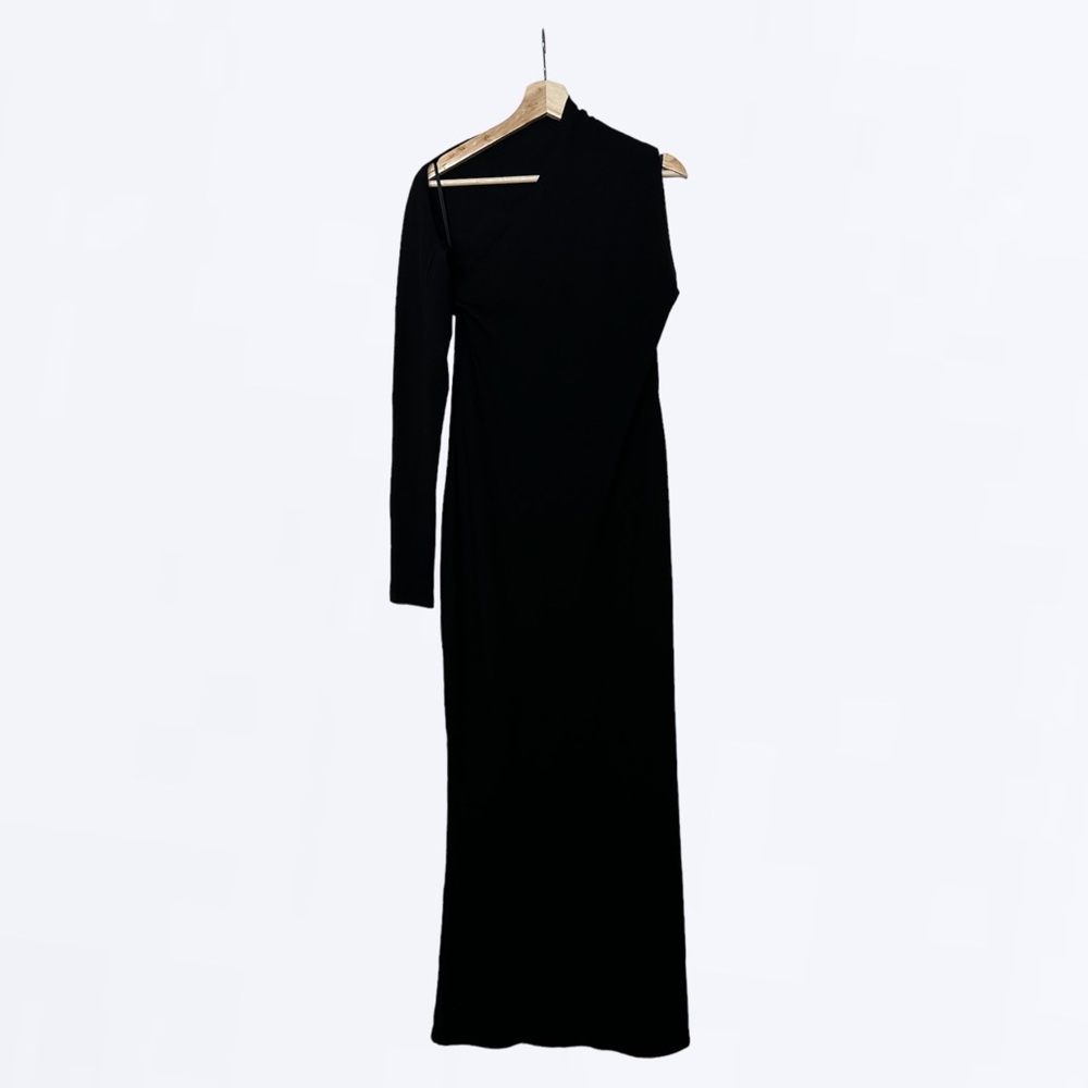 Chic Black One-Shoulder Maxi Dress